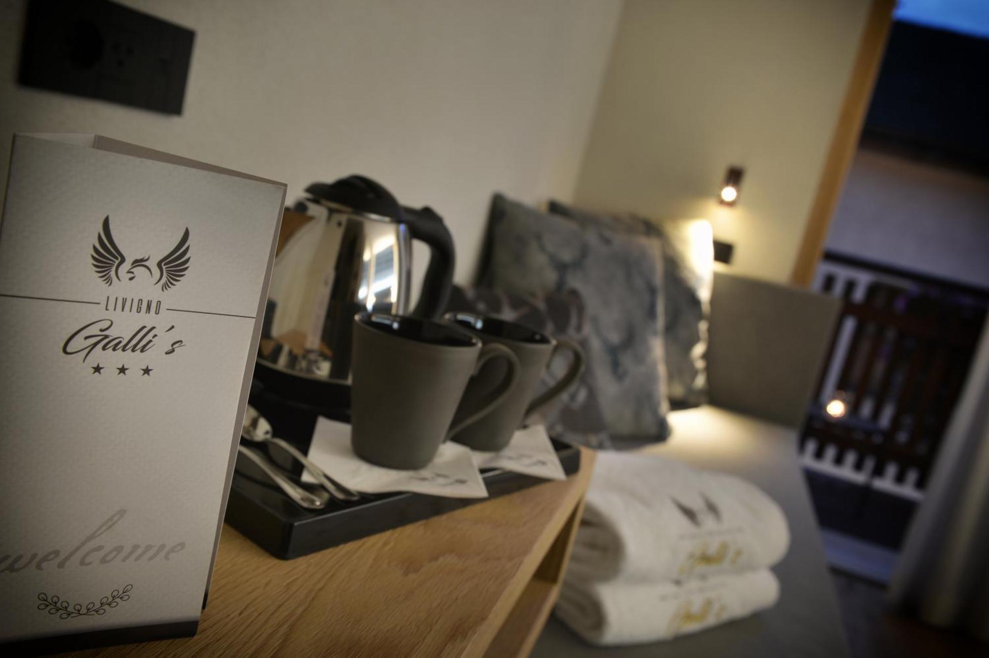 Hotel Galli'S - Centro リヴィーニョ エクステリア 写真