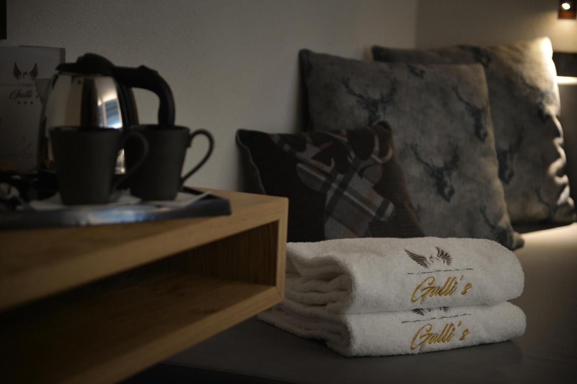 Hotel Galli'S - Centro リヴィーニョ エクステリア 写真